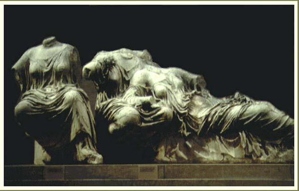 古希腊著名雕刻艺术—《命运三女神》